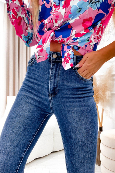 GRANATOWE SPODNIE JEANSOWE PUSH UP Z PRZETARCIAMI- BARDZO WYSOKI STAN