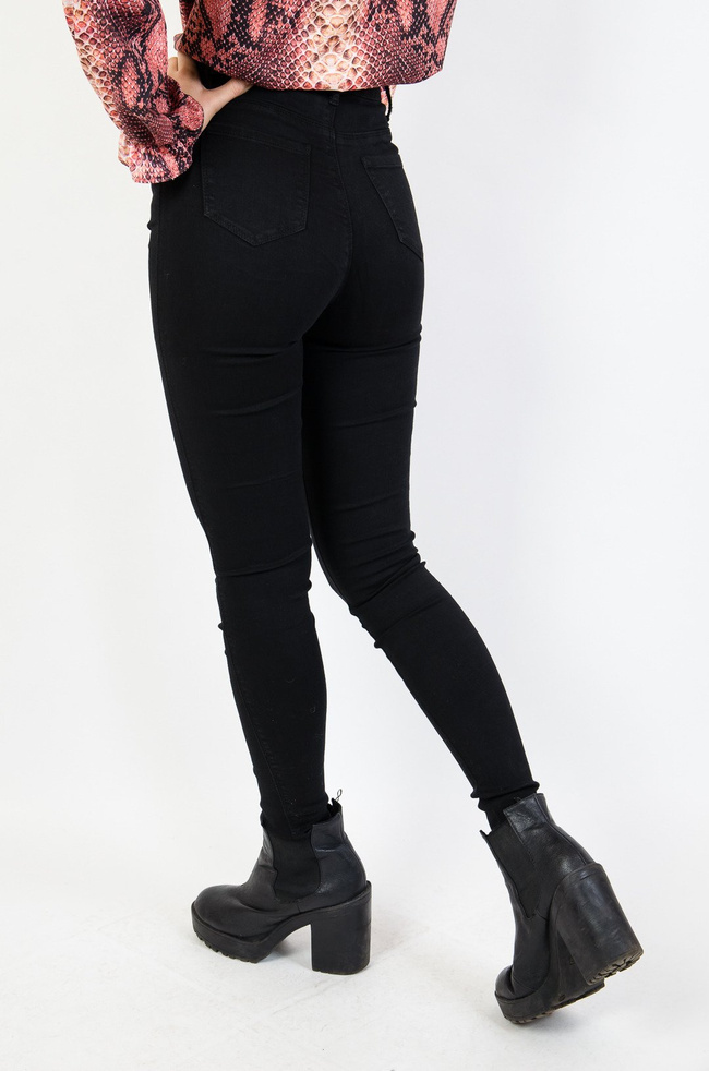 Czarne spodnie z wysokim stanem