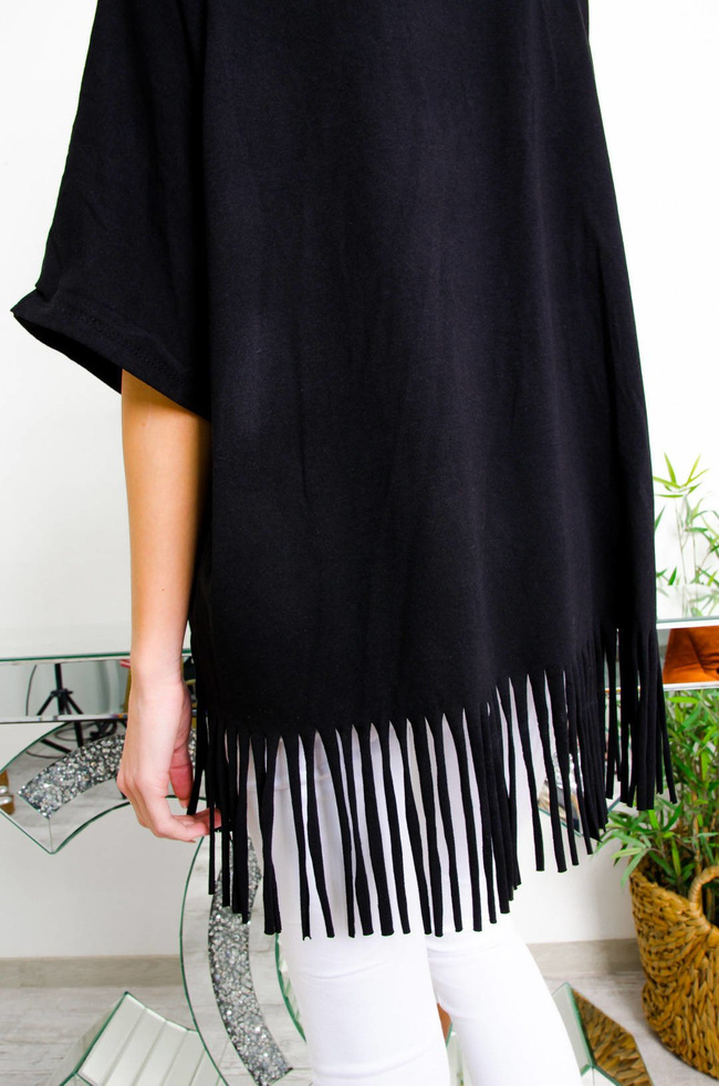 CZARNY BAWEŁNIANY T-SHIRT Z FRĘDZLAMI