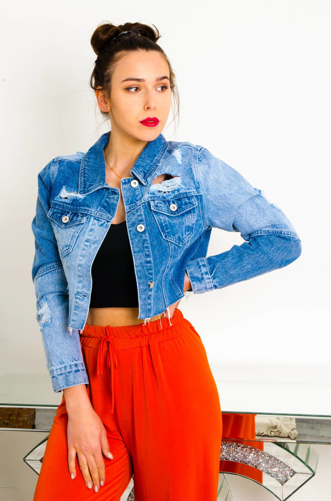 KRÓTKA KURTKA JEANSOWA Z ŁĄCZONYCH MATERIAŁÓW