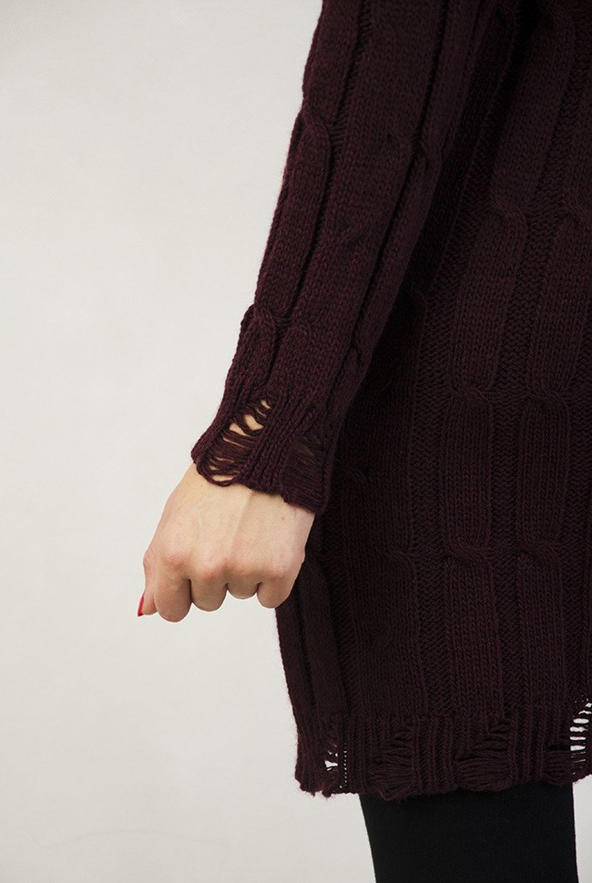 Bordowy sweter przedłużany, z kominem