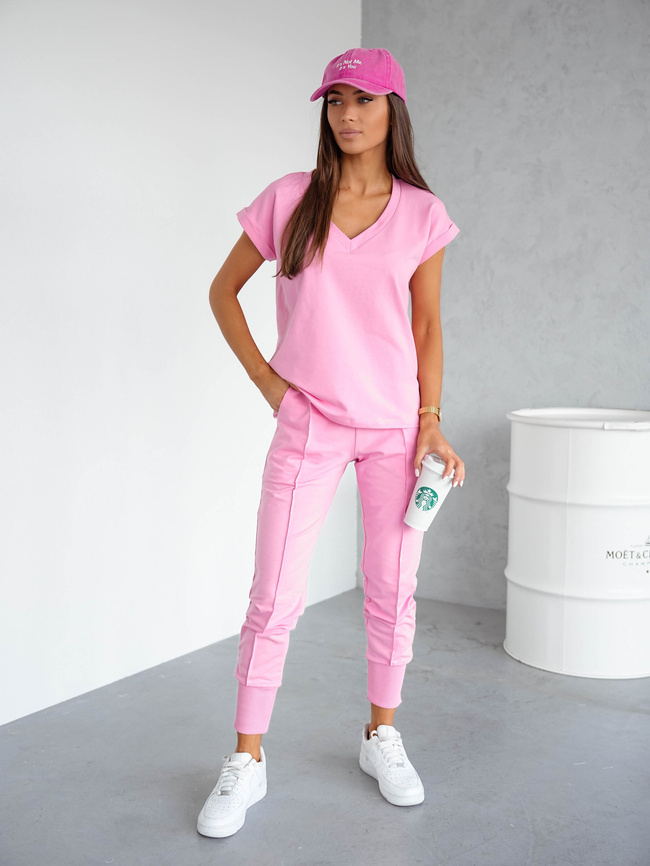 KOMPLET DRESOWY T-SHIRT+ SPODNIE Z PRZESZYCIEM- JASNY RÓŻ