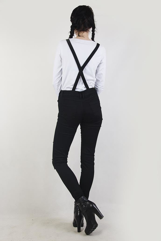 Czarne ogrodniczki z przetarciami