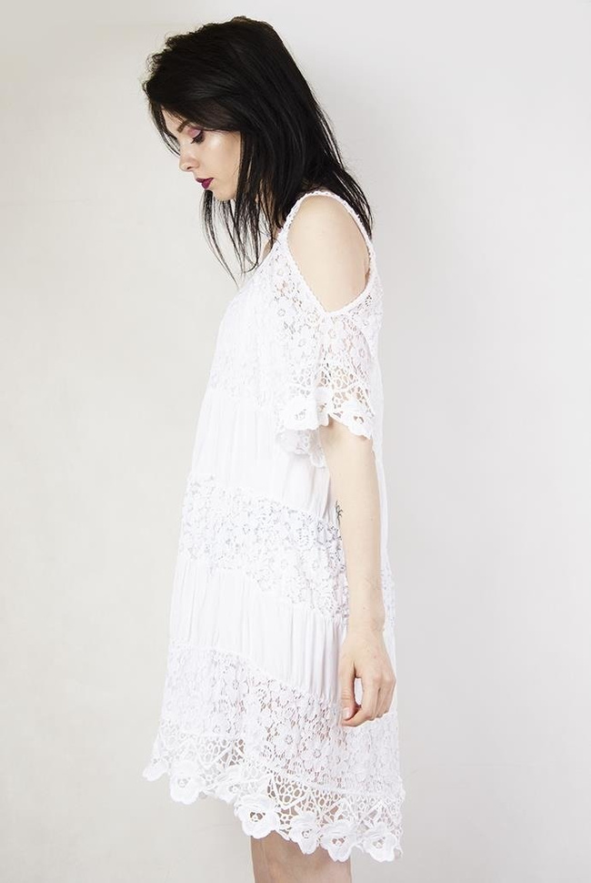 Biała, ażurowa sukienka na ramiączka