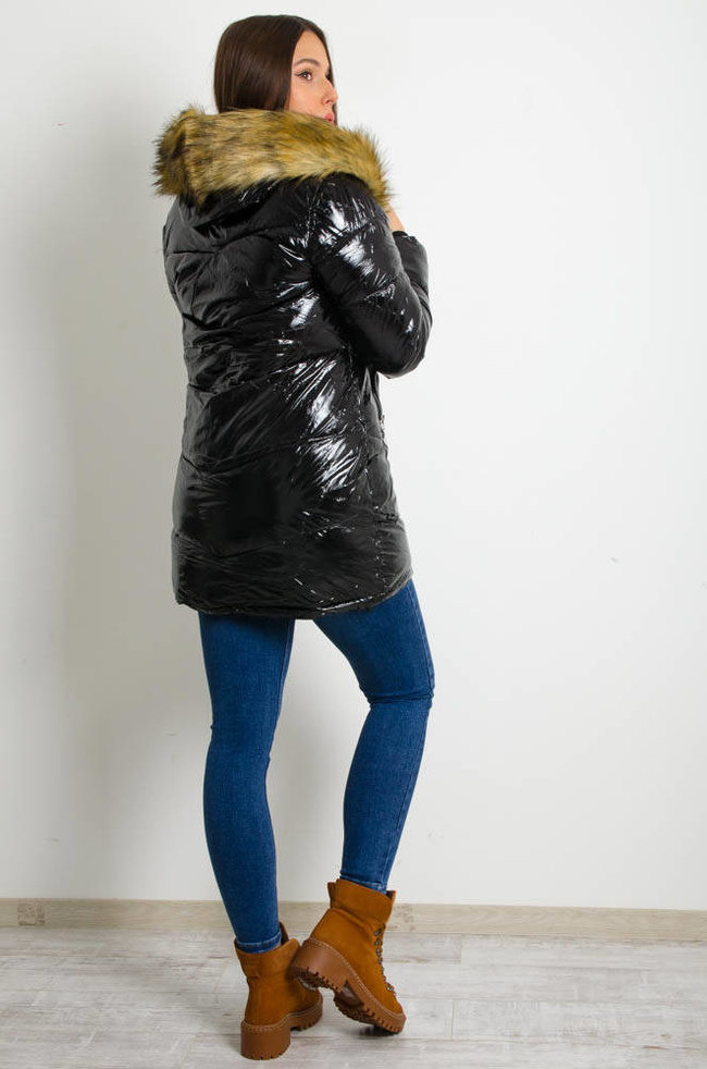 DŁUGA POŁYSKUJĄCA KURTKA PIKOWANA Z FUTERKIEM