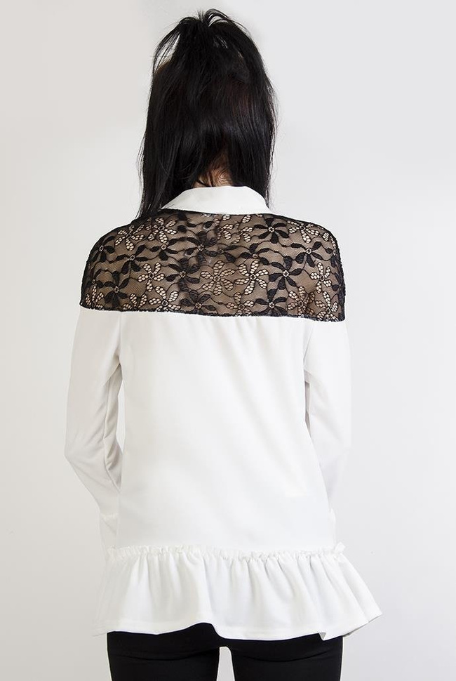 Biała bluzka z koronkową wstawką i kokardą