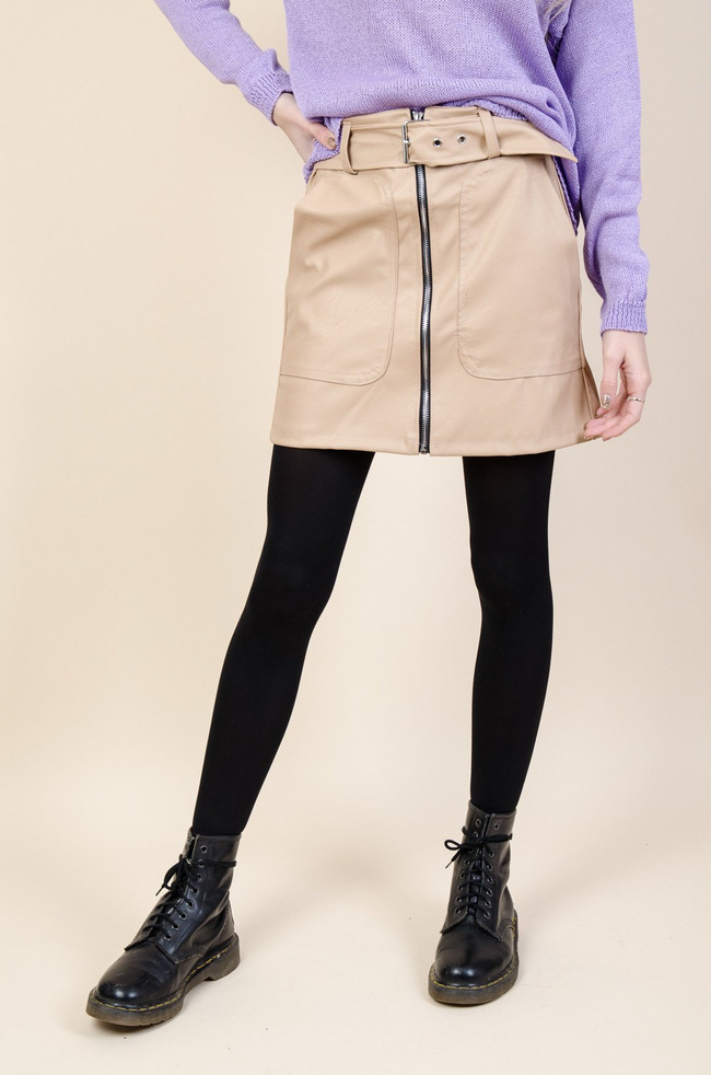 Beżowa trapezowa spódnica z zamkiem na środku-imitacja skóry