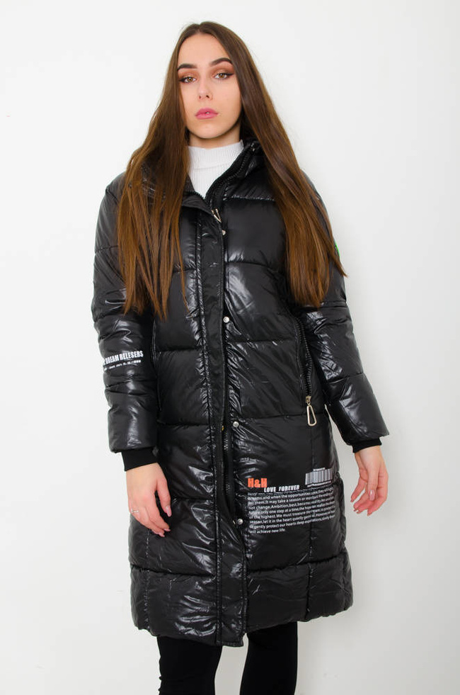 CZARNA DŁUGA KURTKA ZIMOWA Z NAPISAMI 