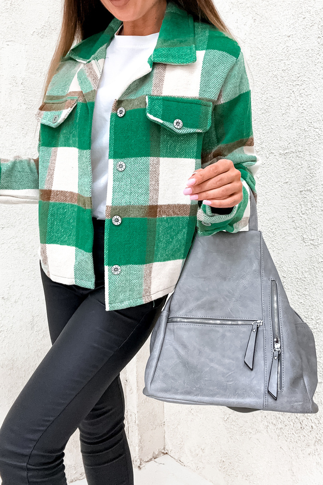 PLECAK Z IMITACJI SKÓRY Z OZDOBNYMI ZAMKAMI- SZARY