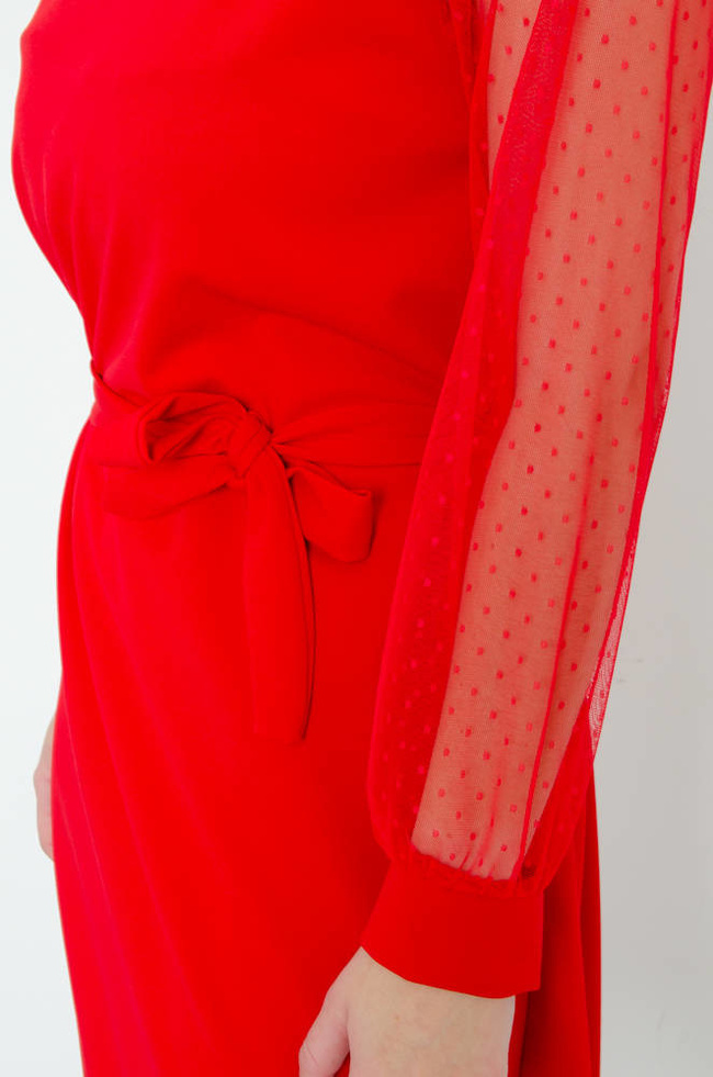 CZERWONA SUKIENKA Z KORONKOWYMI RĘKAWAMI 