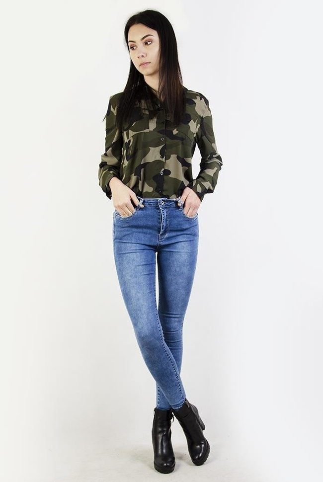 Jasne spodnie jeansowe przylegające