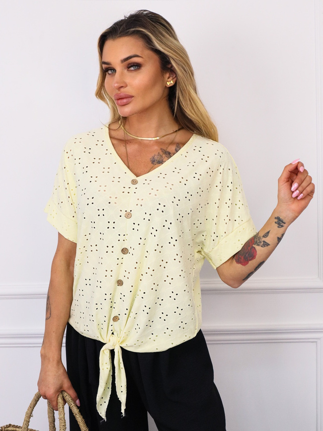 BLUZKA AŻUROWA Z GUZIKAMI I WIĄZANIEM NA DOLE- ŻÓŁTY