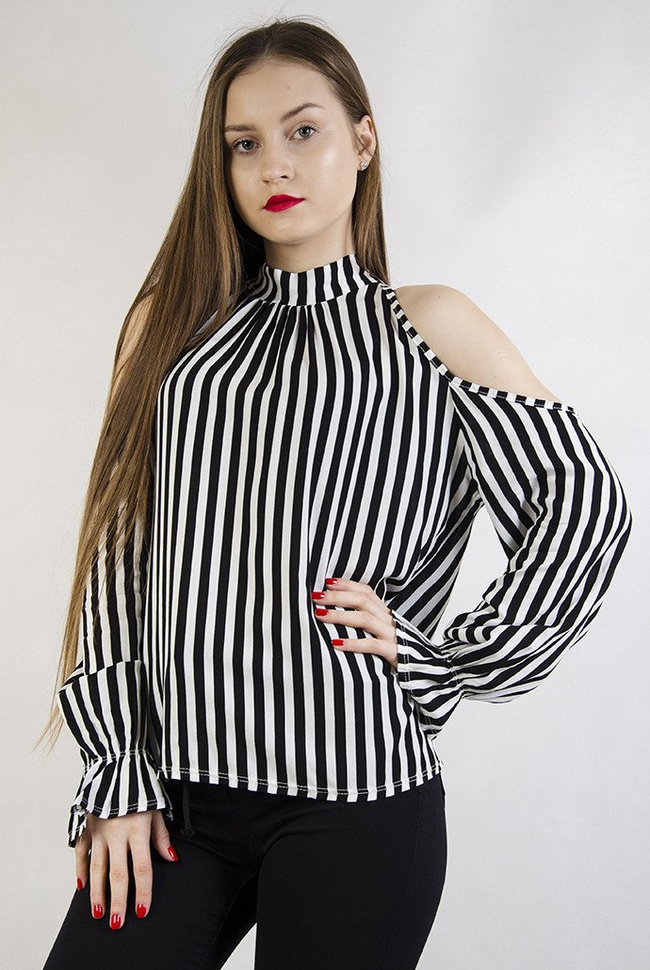 Bluzka w czarno białe pionowe paski
