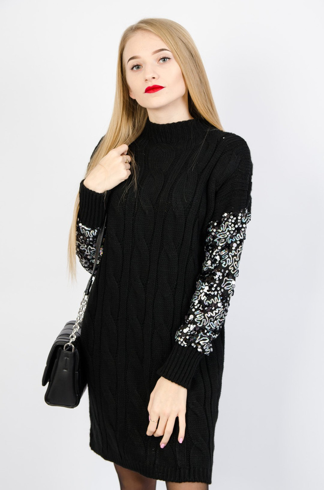CZARNA SWETERKOWA SUKIENKA Z CEKINOWYMI RĘKAWAMI