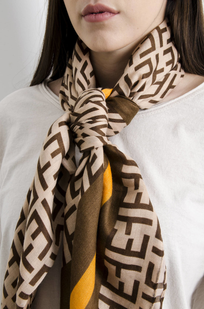 BEŻOWO-BRĄZOWY SZAL WE WZORY