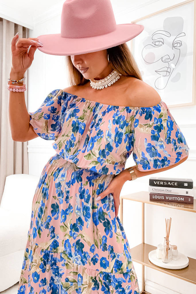 RÓŻOWA SUKIENKA MAXI Z GUMĄ W PASIE I MOTYWEM KWIATOWYM