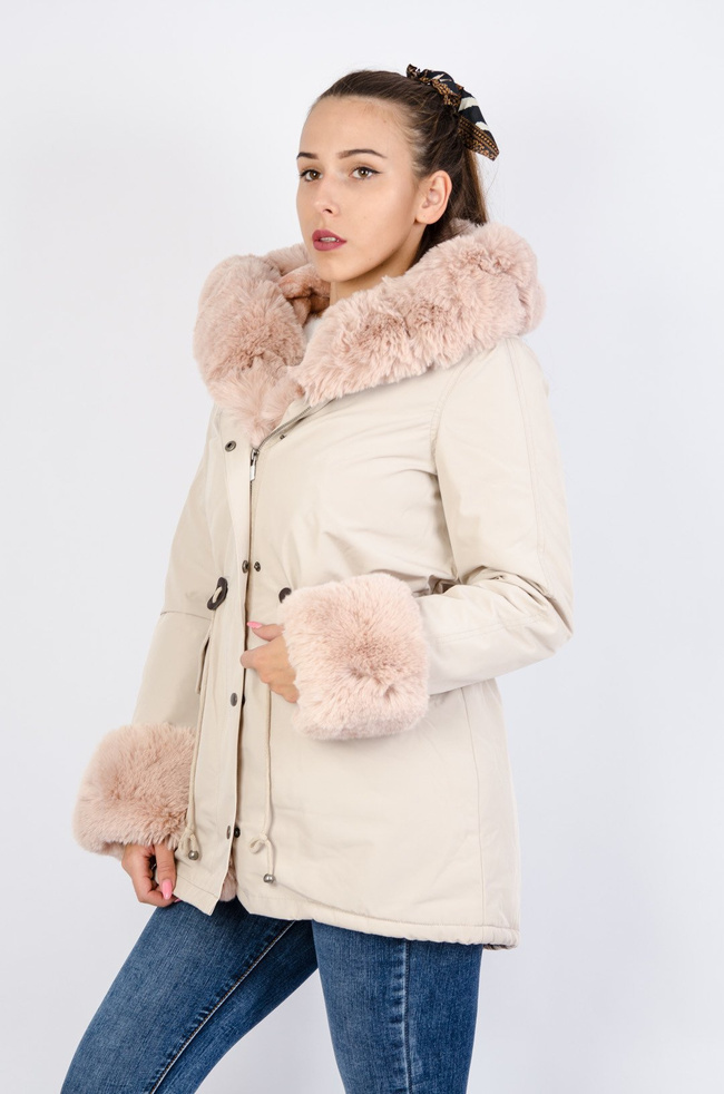 Beżowa kurtka parka z różowym futerkiem