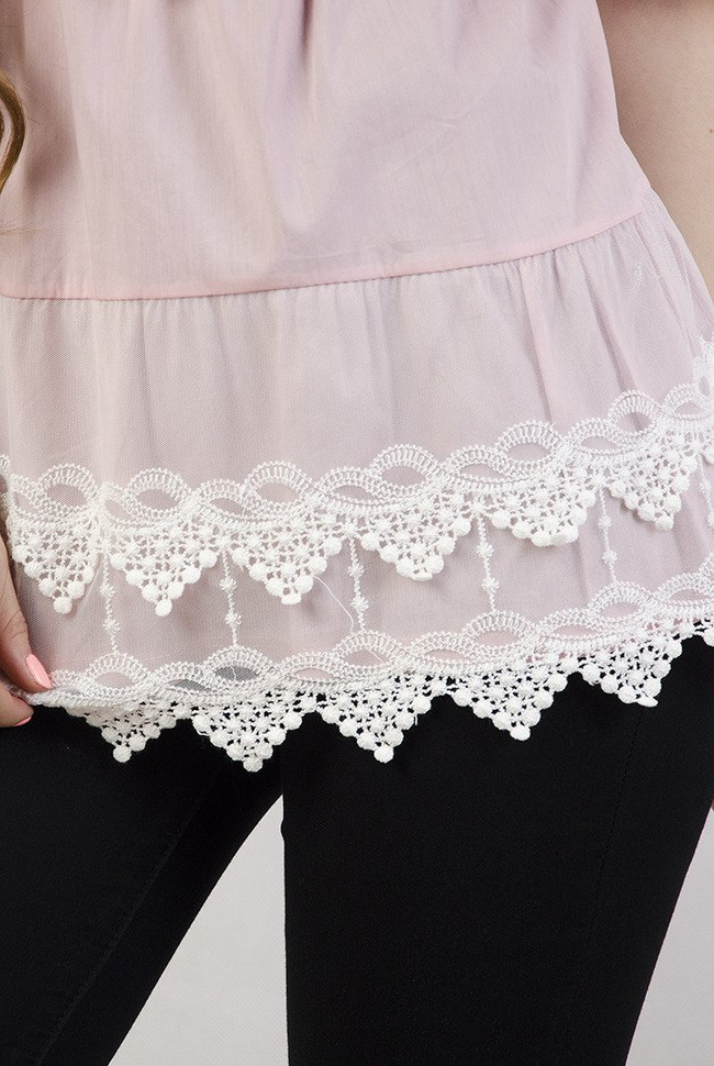 Jasnoróżowa bluzka koszulowa z haftami