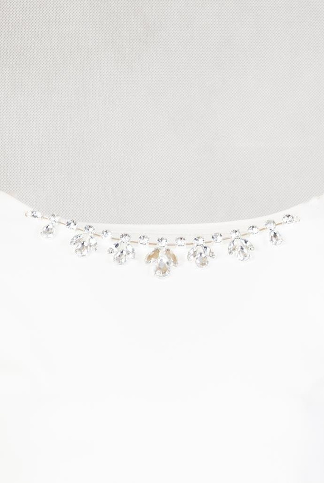 Biała bluzka z cyrkoniami