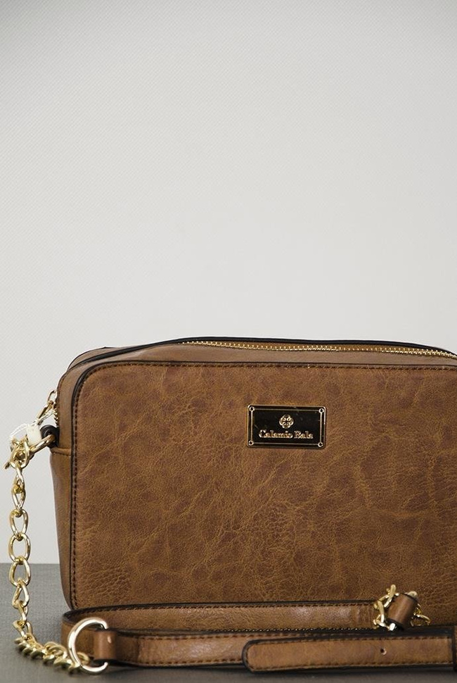 Brązowa torebka na złotym łańcuszku