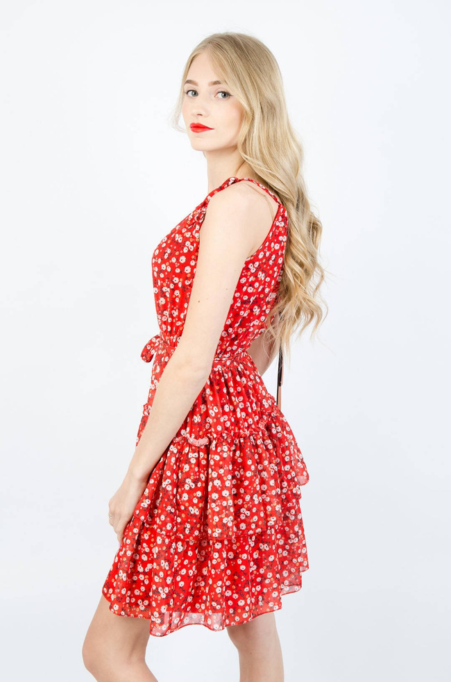 CZERWONA SUKIENKA Z FALBANAMI W DROBNE KWIATY