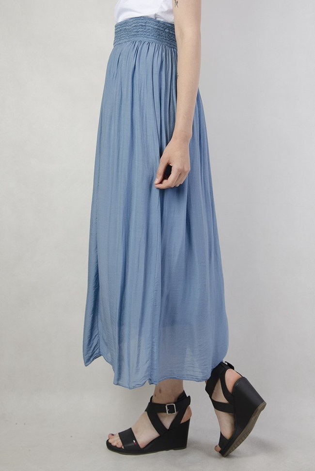 Niebieska długa spódnica