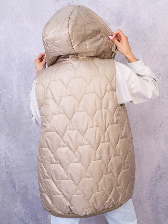 ASYMETRYCZNA KAMIZELKA Z OZDOBNĄ NASZYWKĄ- BRĄZOWA