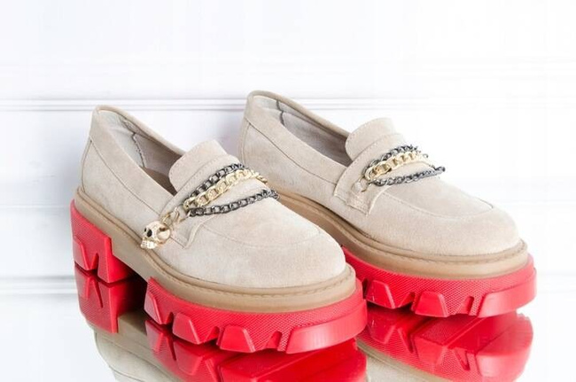 MOKASYNY NA PLATFORMIE CARINII CAA0230