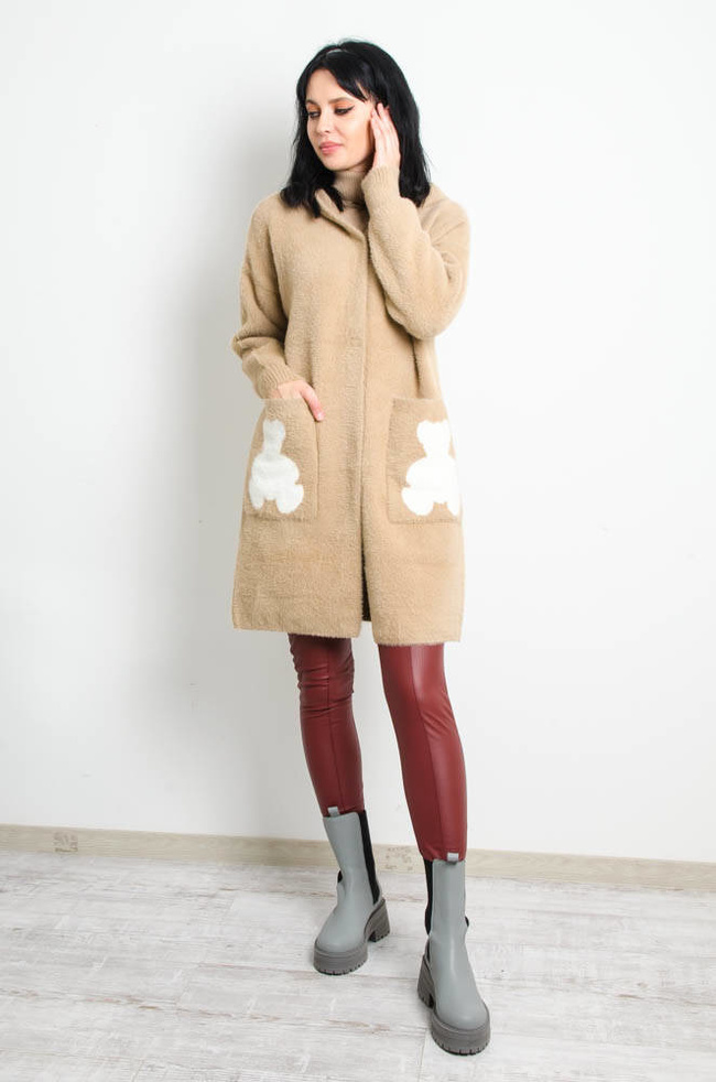 JASNO BRĄZOWY PŁASZCZ ALPAKA Z MISIEM