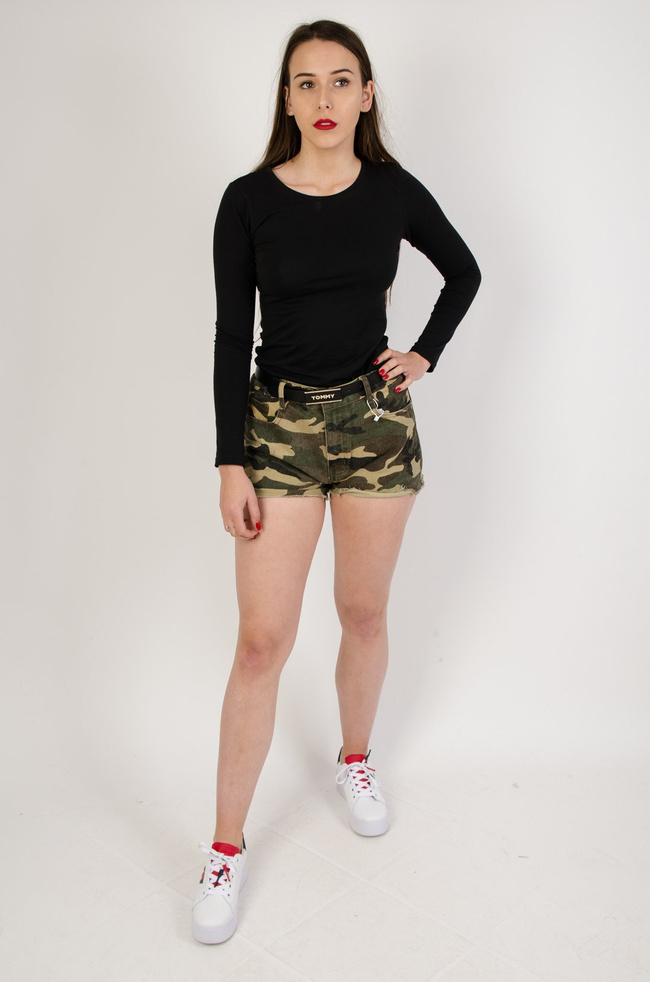 Krótkie szorty moro