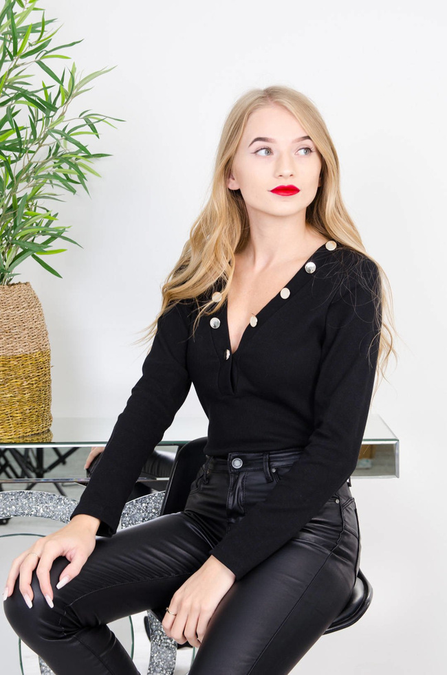 CZARNE PRĄŻKOWANE BODY ZE ZŁOTYMI GUZIKAMI