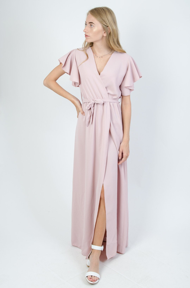 Jasno różowa długa sukienka z rozcięciem