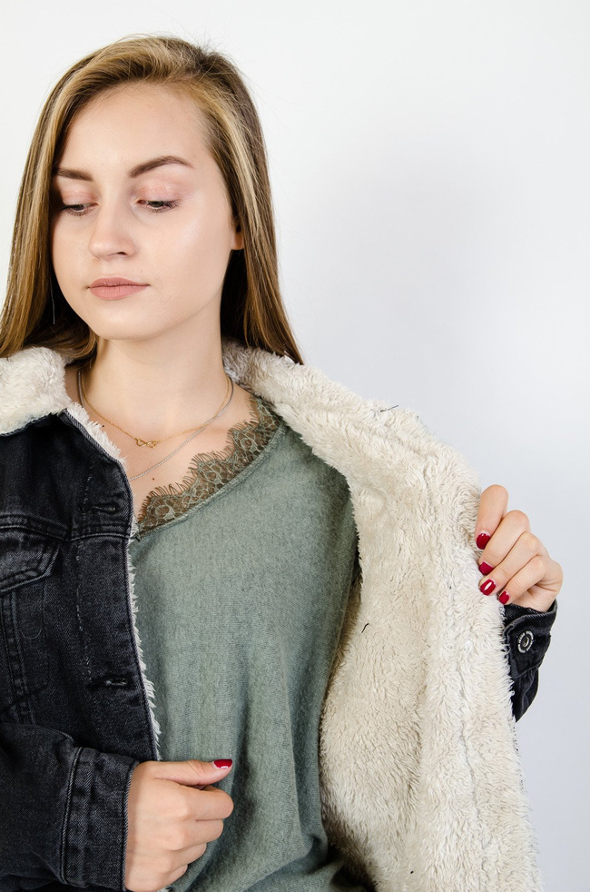 Czarna ocieplana kurtka jeansowa