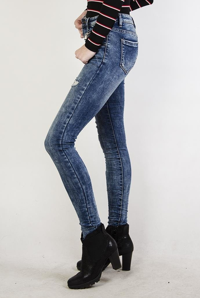 Spodnie jeansowe z zamkami, pogniecione przy nogawkach