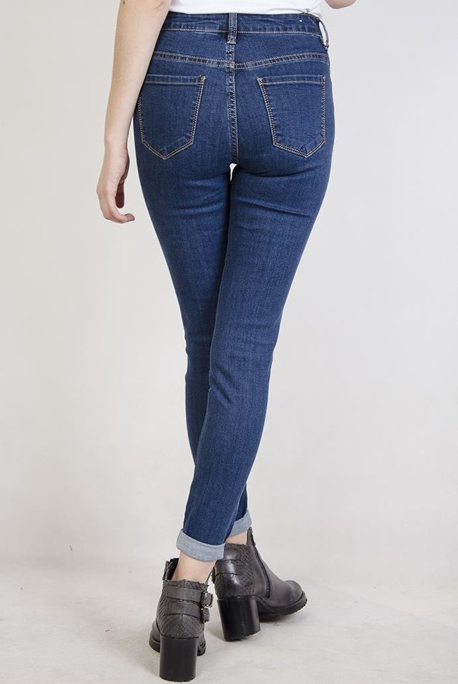 Klasyczne spodnie jeansowe przylegające