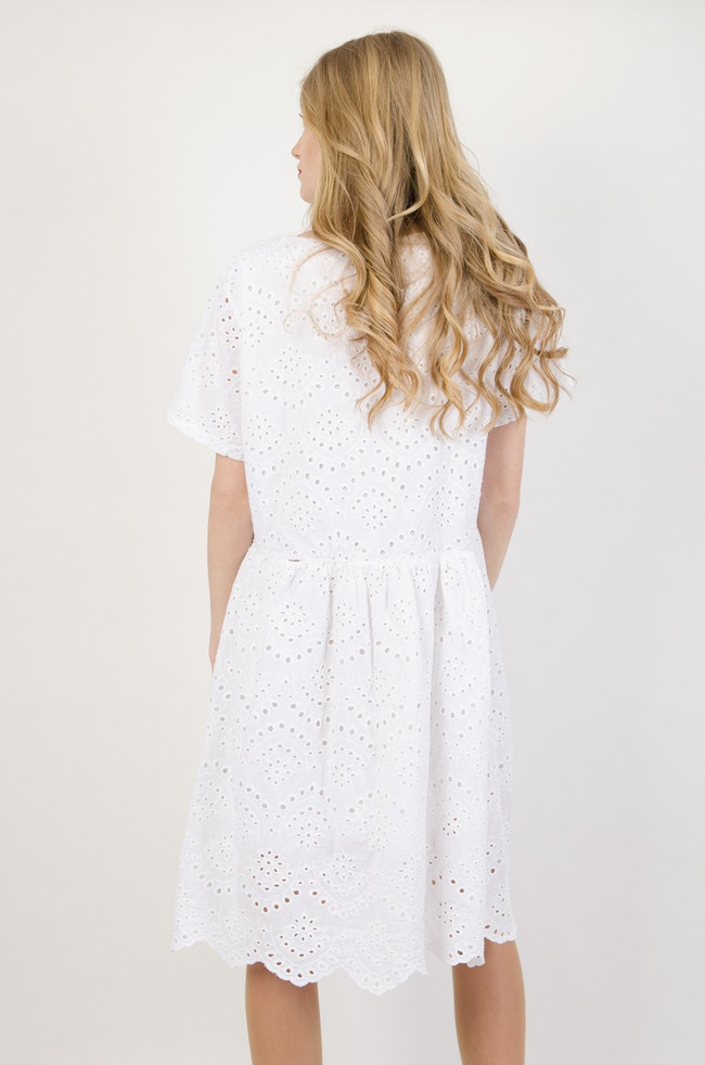 Biała ażurowa sukienka