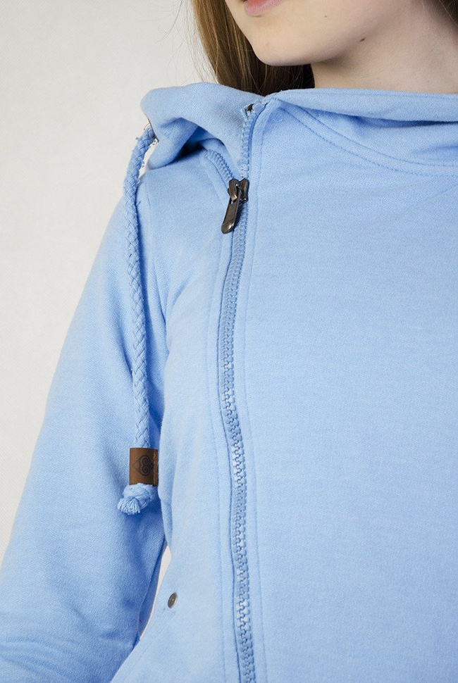 Jasnoniebieska bluza z kapturem