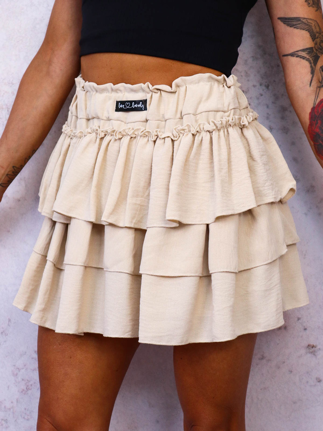 SPÓDNICO-SPODENKI Z FALBANAMI I NASZYWKĄ- BEŻOWE