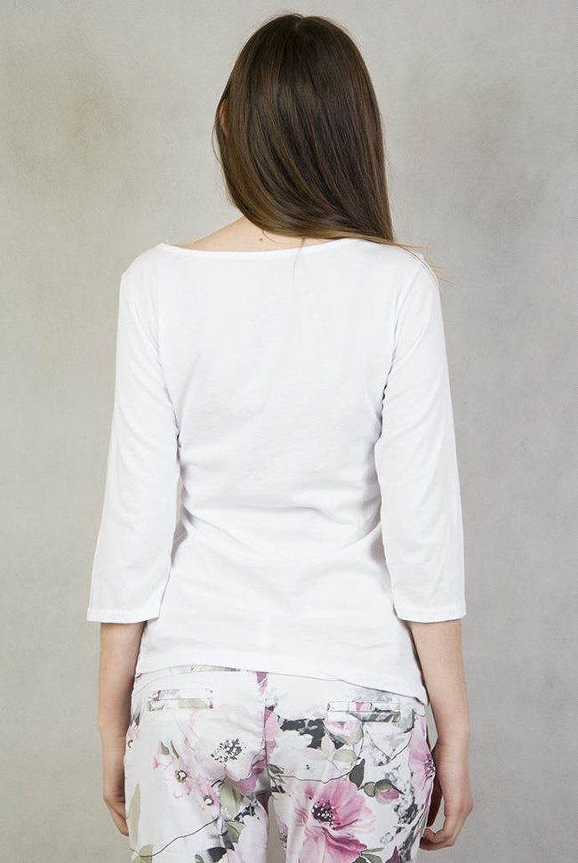 Biała bluzka z wycięciami przy dekolcie
