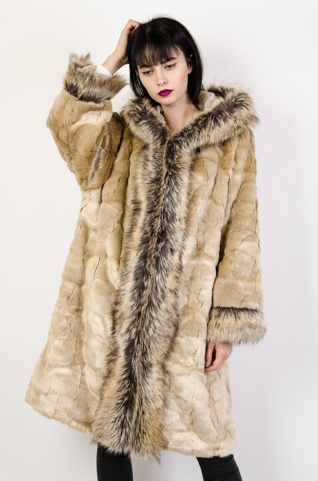 Beżowe sztuczne futro z kapturem