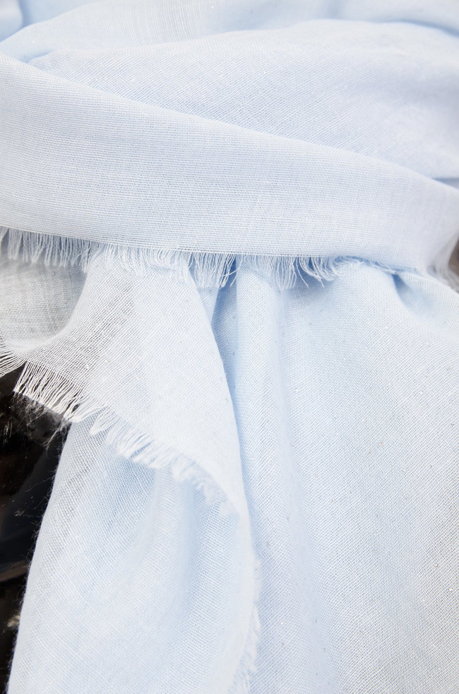 Niebieski szalik z brokatem