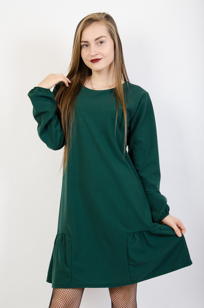 Zielona sukienka z ozdobnym marszczeniem