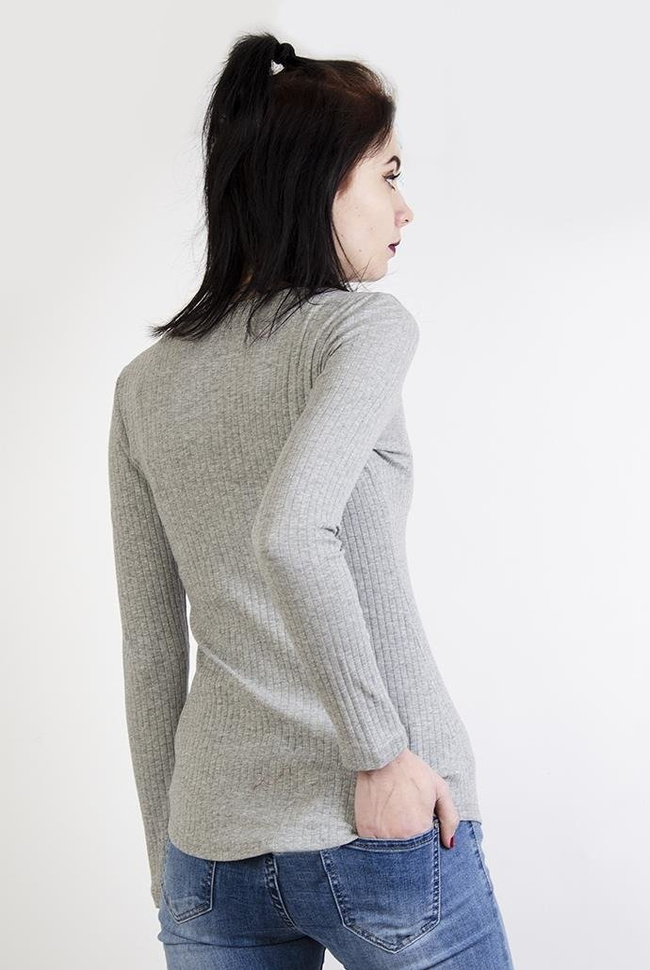 Jasnoszara prążkowana bluzka zapinana na zamek