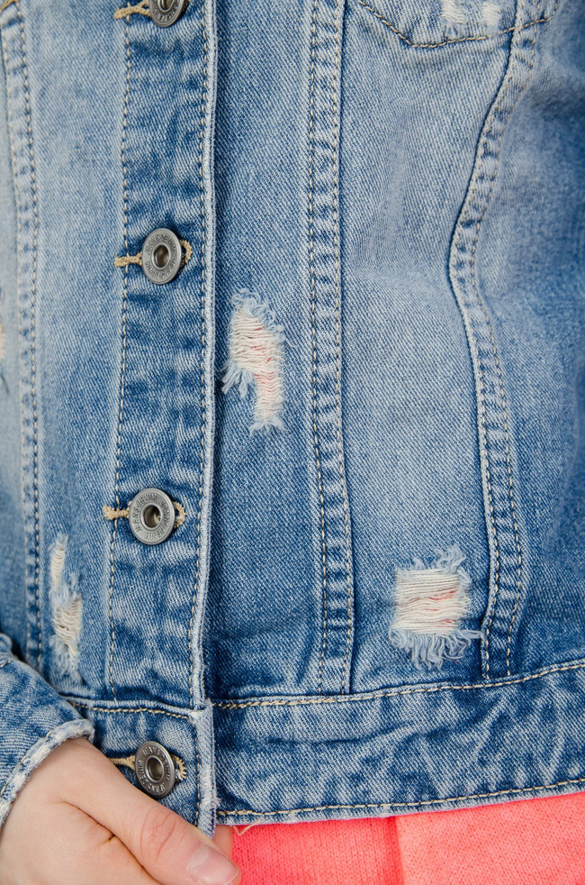 Kurtka jeansowa z jasnymi przetarciami