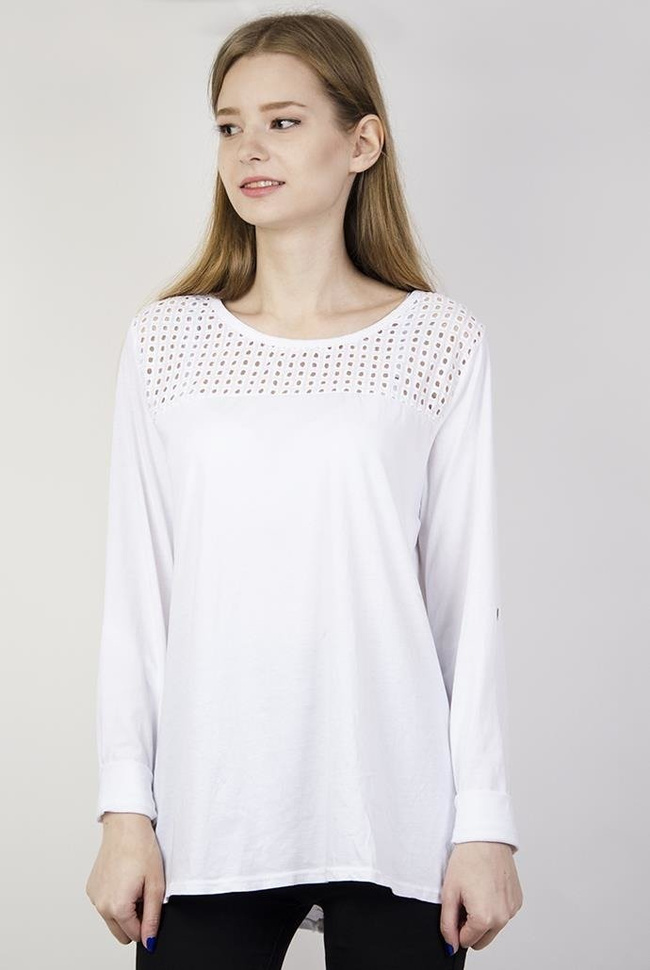 Biała bluzka z kwadratowymi zdobieniami i guzikami z tyłu