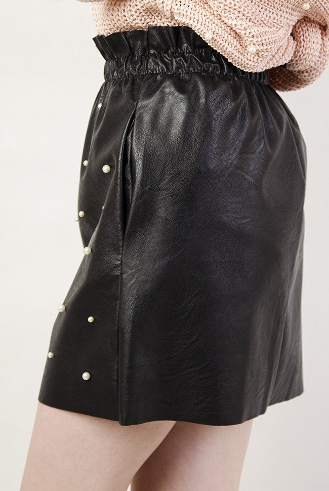 Czarna spódnica z koralikami