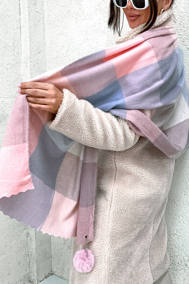 SZAL W KARTE Z OZDOBNYM POMPONEM- J. RÓŻ