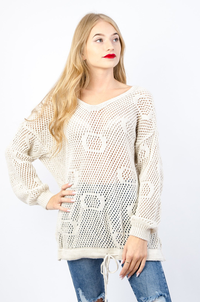 AŻUROWY SWETER W KOLORZE BEŻOWYM Z KAPTUREM