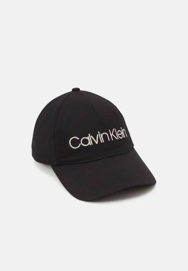 CZAPKA Z DASZKIEM CALVIN KLEIN CKJ64