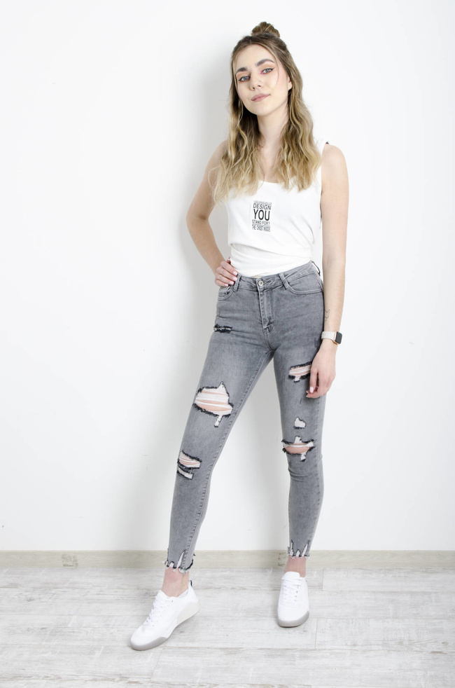 SPODNIE JEANSOWE SZARE PUSH UP Z SZARPANIAMI 